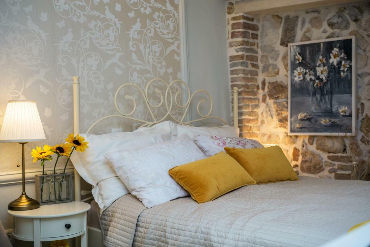 Studio Yellow Flower Rovinj Zewnętrze zdjęcie