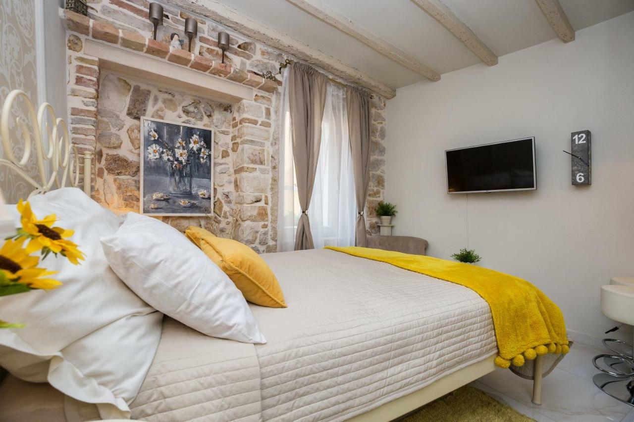 Studio Yellow Flower Rovinj Zewnętrze zdjęcie