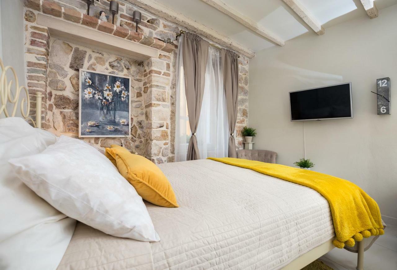 Studio Yellow Flower Rovinj Zewnętrze zdjęcie