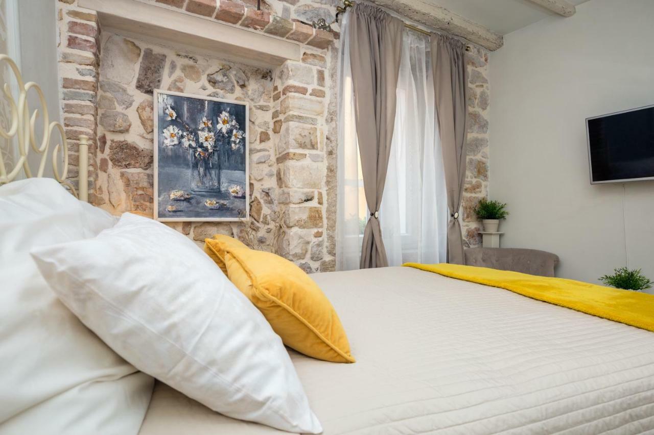 Studio Yellow Flower Rovinj Zewnętrze zdjęcie